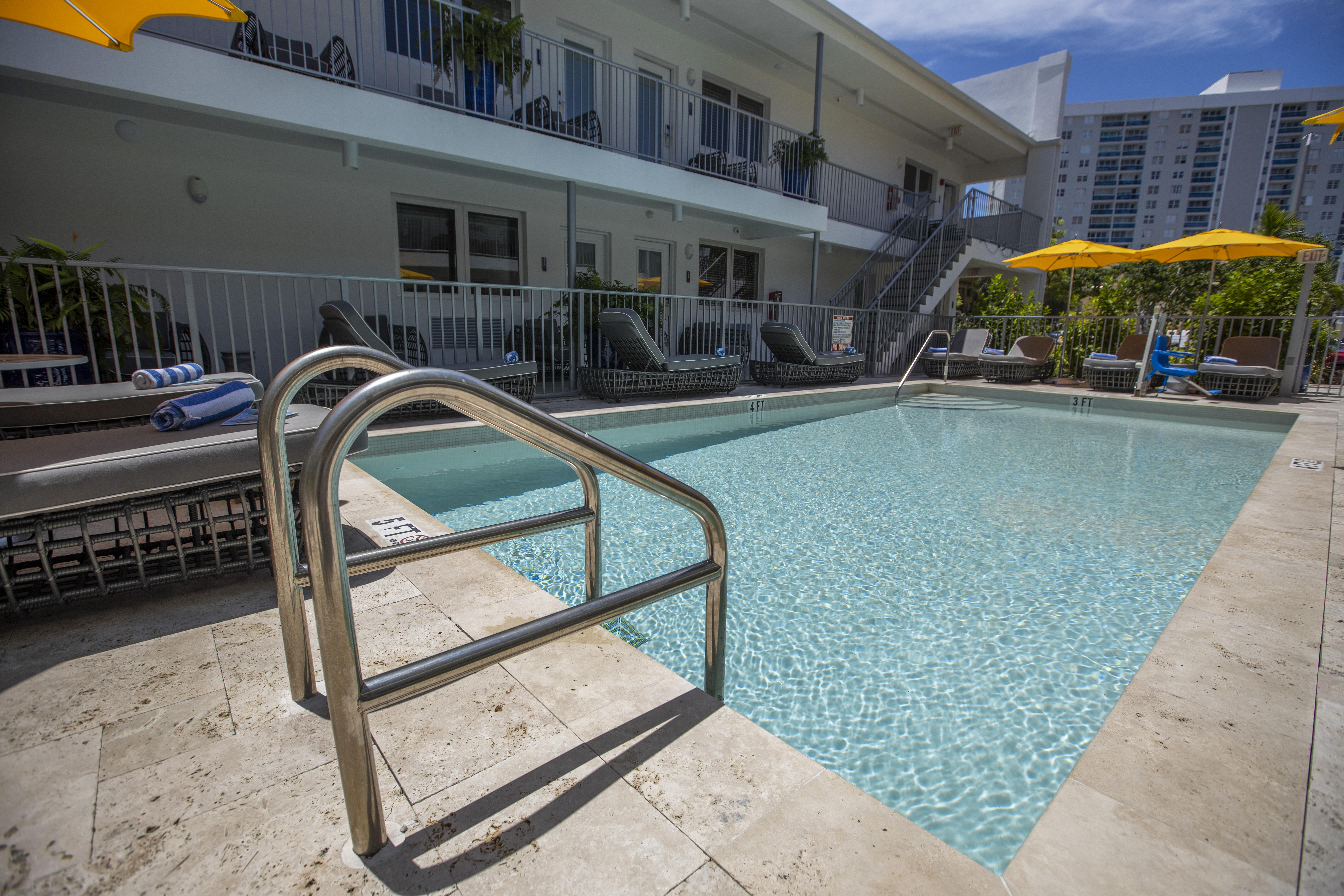 Waterside Hotel And Suites Miami Beach Exterior photo